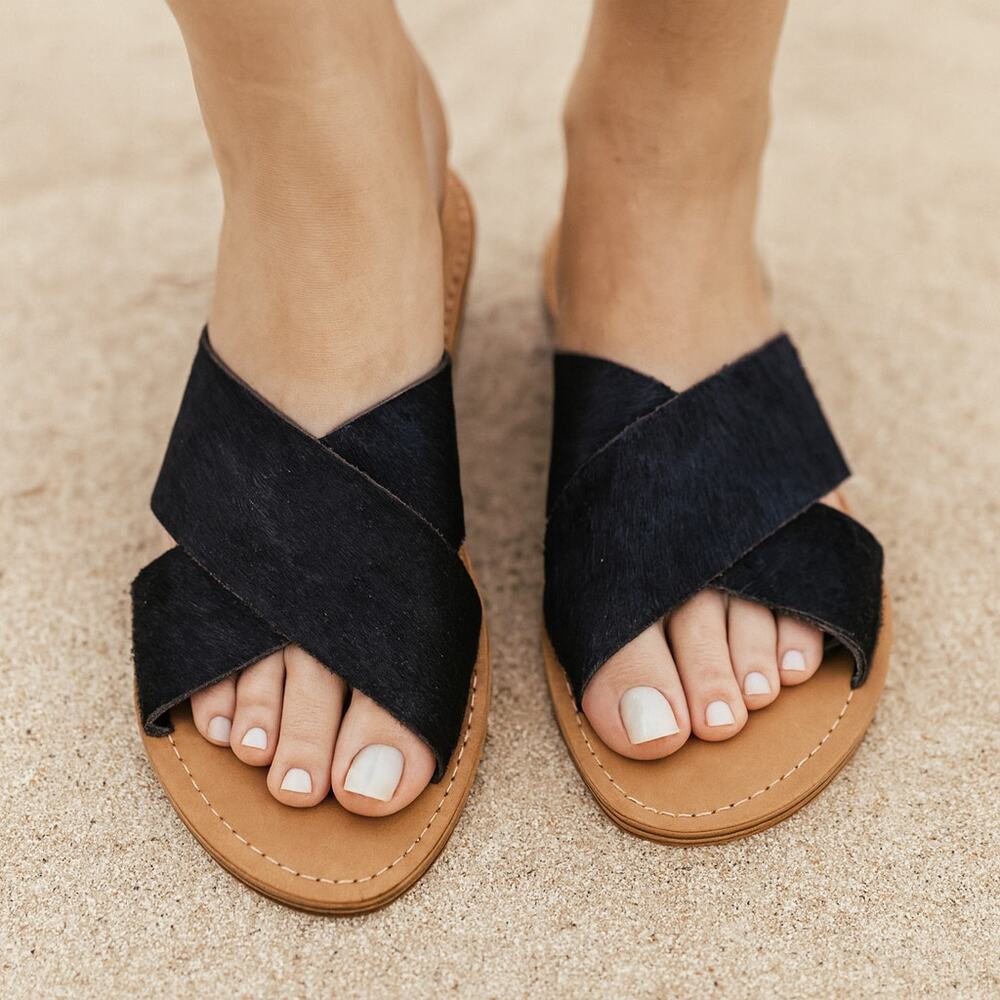 LFL LF/Life SZ 8 Mira Black Pony Leather Slide Sandal